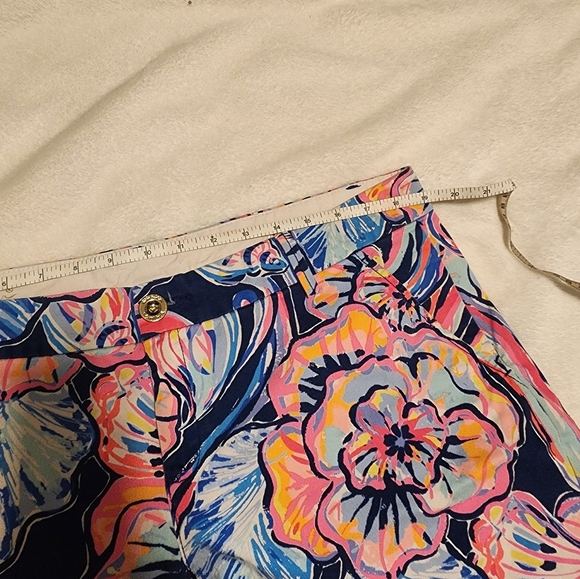 Lilly Pulitzer Jayne Stretch Floral Print Shorts Navy Pink Orange Size 14 - Picture 9 of 12